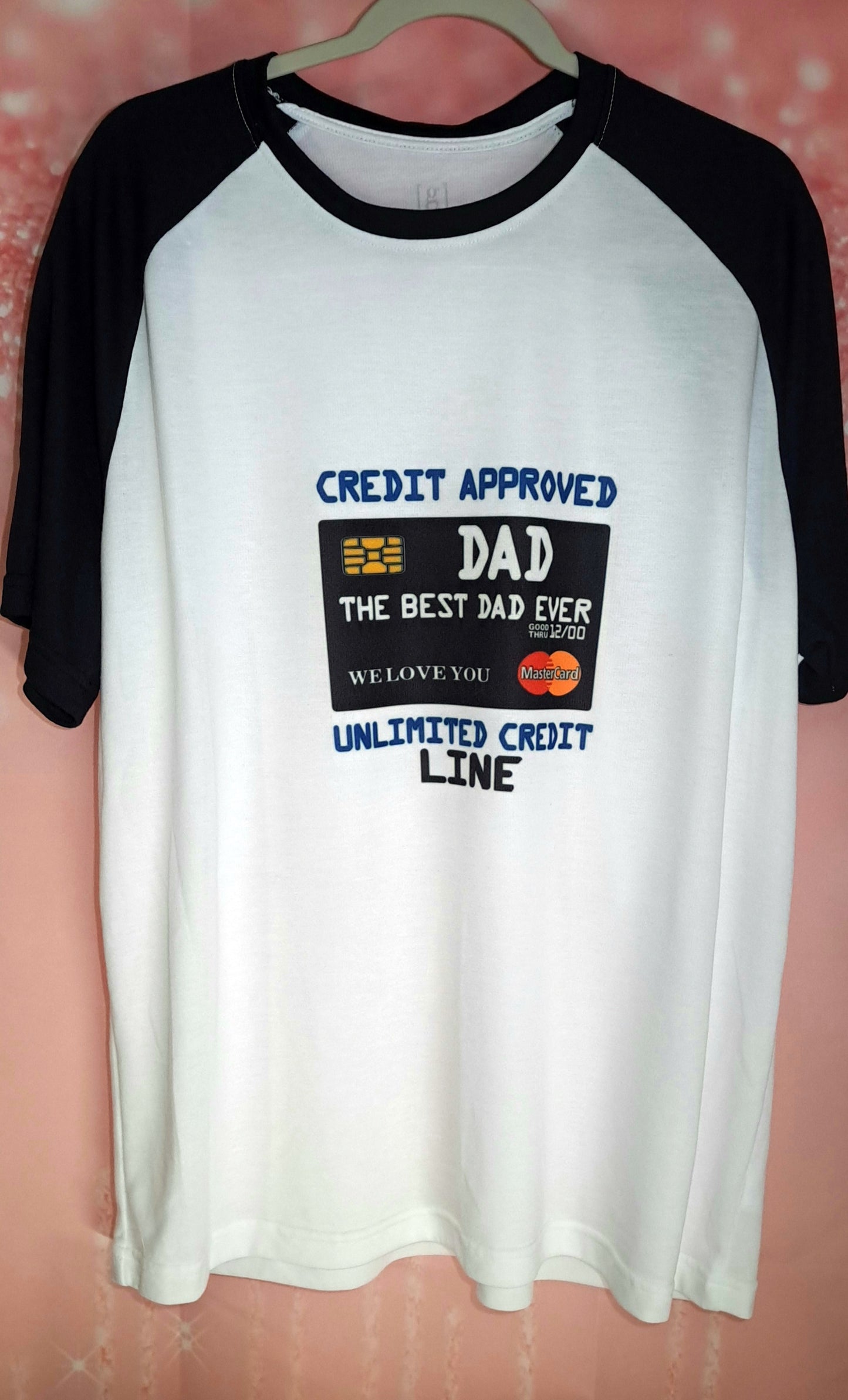 Camiseta ilimitada con tarjeta de crédito para papá